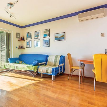 Stunning Apartment In Brela With Wifi Bagian luar foto
