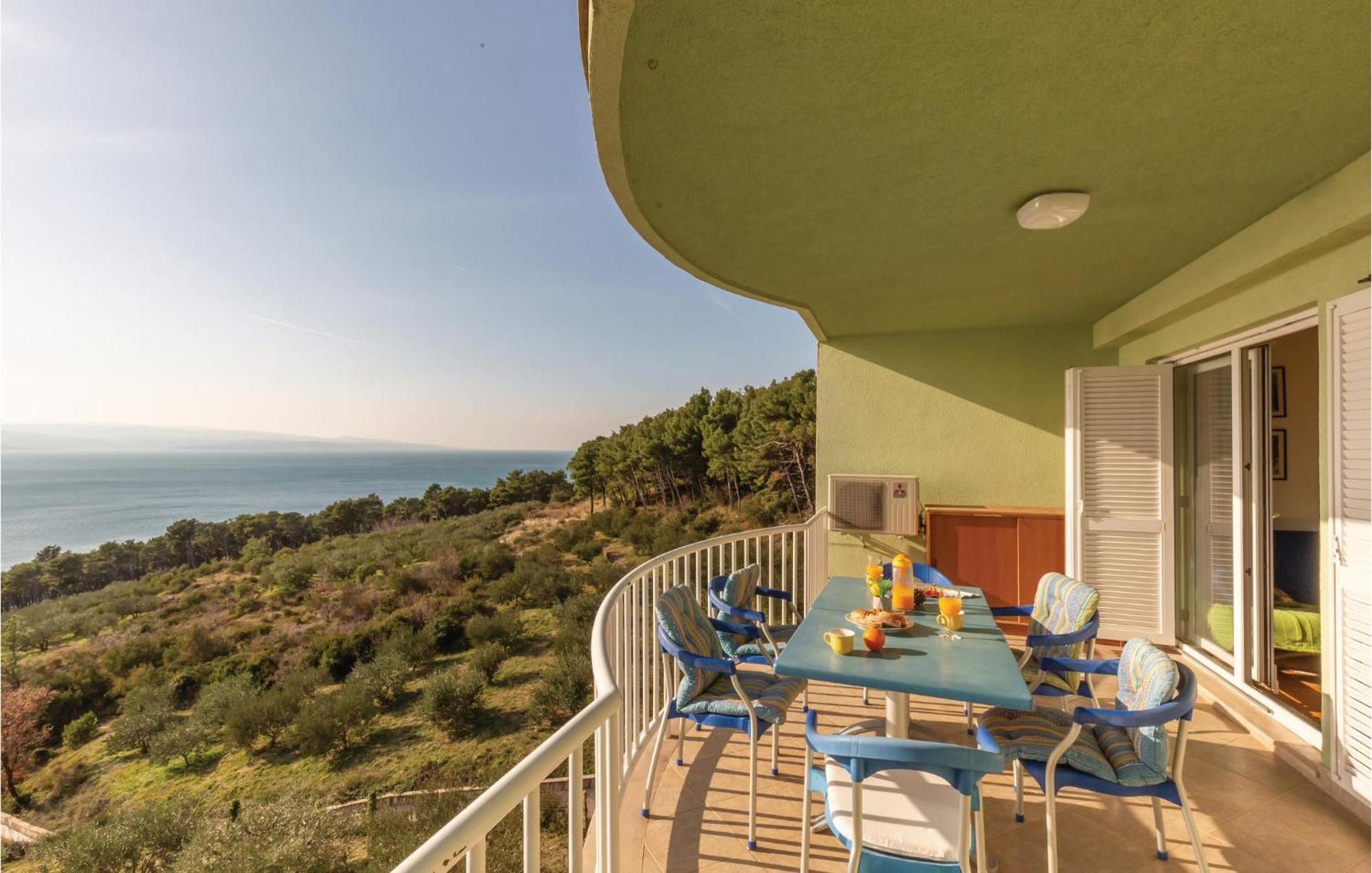 Stunning Apartment In Brela With Wifi Bagian luar foto