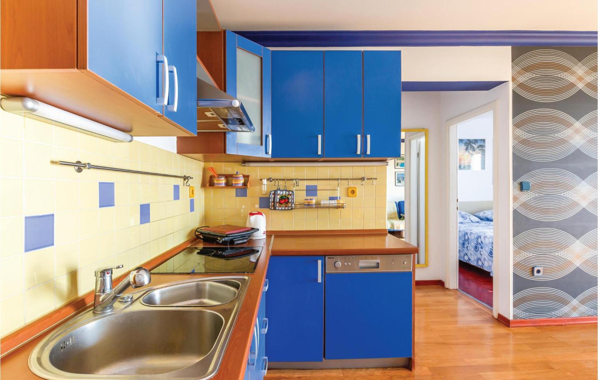 Stunning Apartment In Brela With Wifi Bagian luar foto
