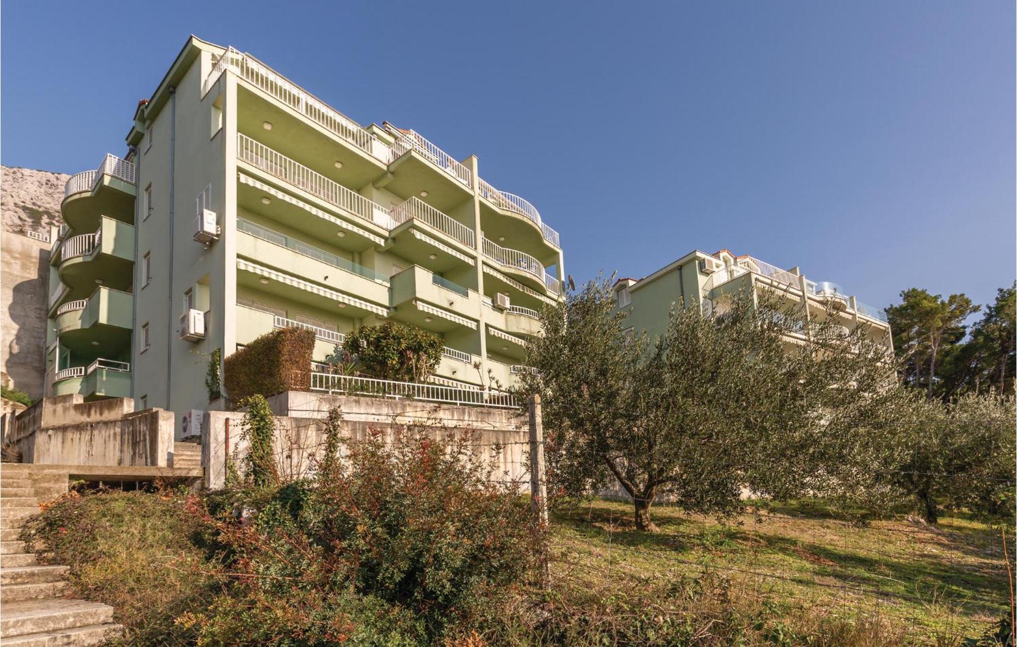 Stunning Apartment In Brela With Wifi Bagian luar foto